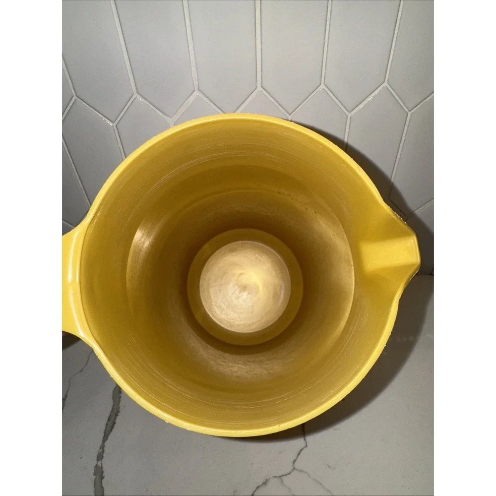Rubbermaid vintage 25